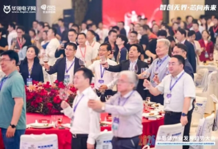 交叉 25.jpg 交叉 25.jpg